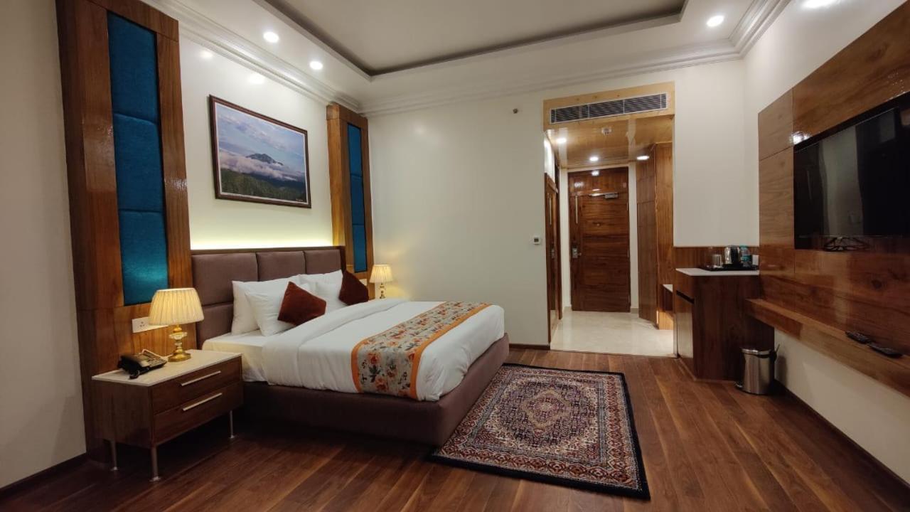 Hotel Woodpark Šimla Exteriér fotografie
